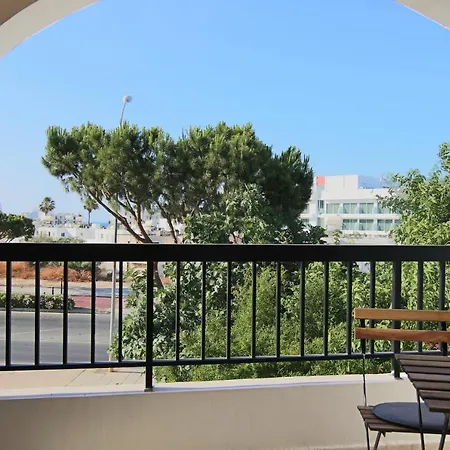 Phaedrus Living Luxury Flat Sea View 9 Апартаменты