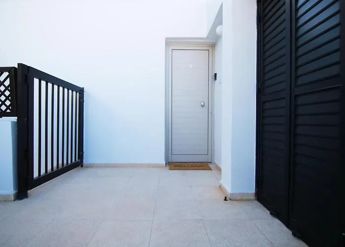 Phaedrus Living Luxury Flat Sea View 9 아파트 *