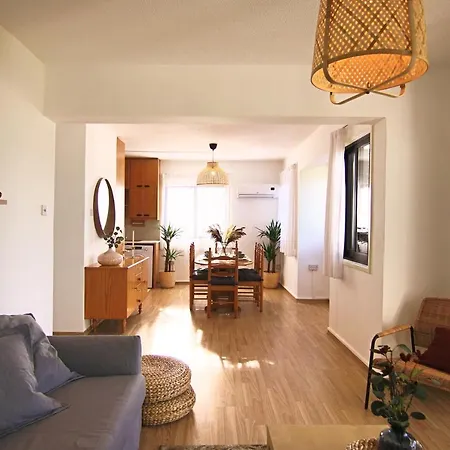 Phaedrus Living Luxury Flat Sea View 9 *