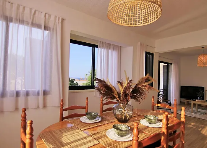 Phaedrus Living Luxury Flat Sea View 9 *