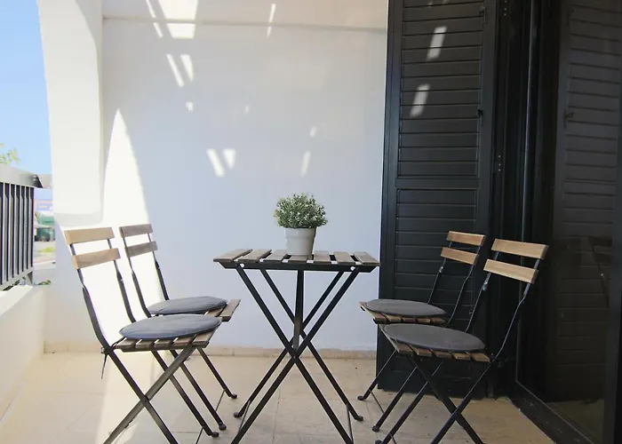 Phaedrus Living Luxury Flat Sea View 9